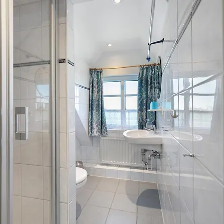 Holiday home Haus Moewe Und Robbe *