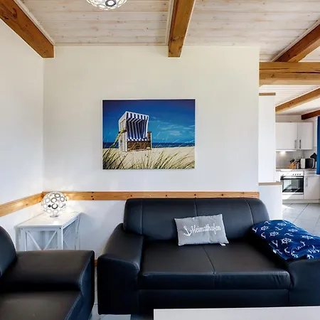 Holiday home Haus Moewe Und Robbe Dagebuell